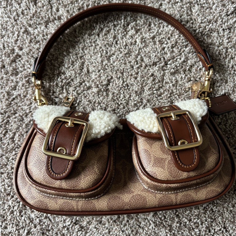 Coach Ashton in Signature Canvas with Shearling Shoulder Bag - Picture 2 of 6